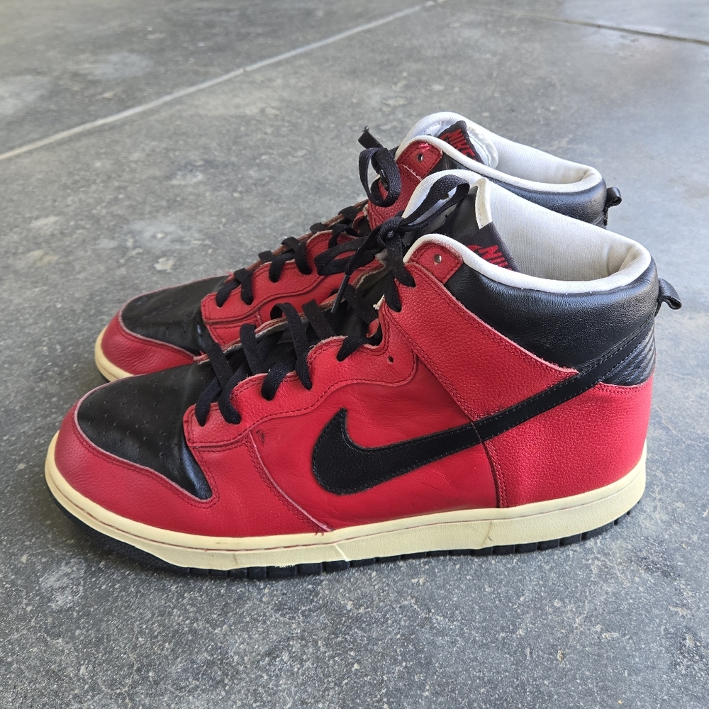 Vintage 2004 Nike Dunk High Varsity Red Black Bred